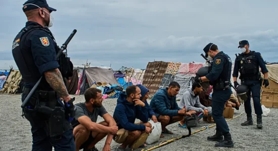 Qendrat e kthimit të migrantëve jashtë BE-së, a rrezikohen të drejtat e njeriut?