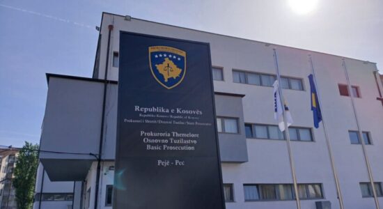Prokuroria e Pejës kërkon një muaj paraburgim për burrin e Arlinda Zekajt