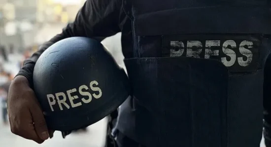 Të shtënat izraelite plagosin fotoreporterin e Anadolu-t në Bregun Perëndimor të pushtuar