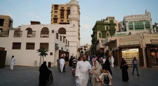 Dëgjohen shpërthime në kryeqytetin saudit Riad pas një paralajmërimi për sigurinë