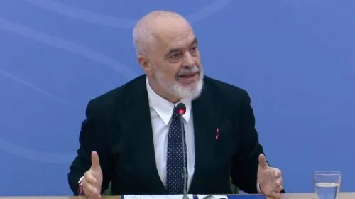 Rama: Studentët që dhunojnë Policinë nuk do të përfitojnë bursa dhe mbështetje financiare nga shteti