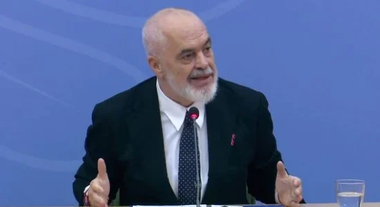 Rama: Studentët që dhunojnë Policinë nuk do të përfitojnë bursa dhe mbështetje financiare nga shteti