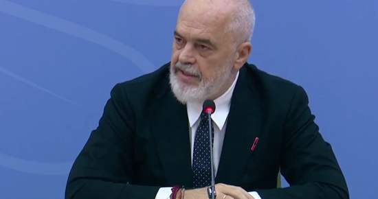 Kryeministri sulmon protestuesit e dhunshëm: Njërëz pa shkollë, kanë nevojë për psikolog!