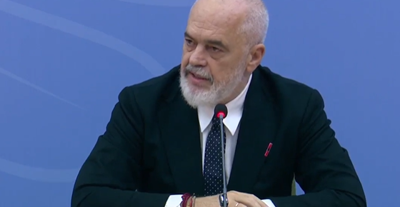 Kryeministri sulmon protestuesit e dhunshëm: Njërëz pa shkollë, kanë nevojë për psikolog!