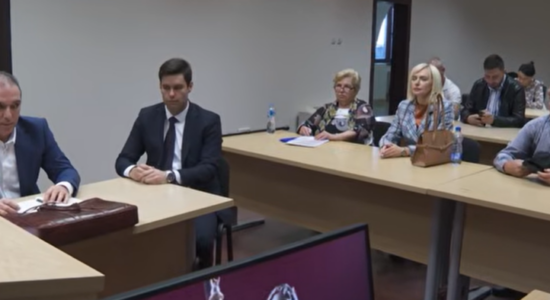 (VIDEO) Nëna e gjykatësit Ristov: 350 mijë eurot janë të miat, i kam fituar nga specat