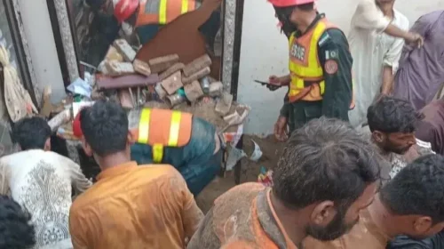Shembet çatia e një shkolle në Pakistan, humbin jetën 17 nxënës