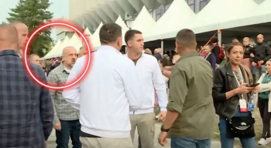 (VIDEO) Kryeterroristi Milan Radoiçiq shfaqet аfër djalit të Vuçiqit