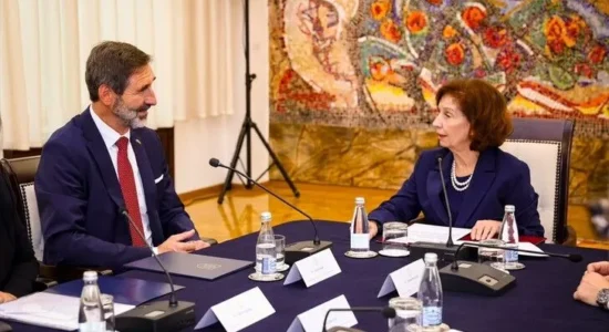 Maqedonia e Veriut dhe Sllovakia riafirmojnë marrëdhëniet miqësore dhe mbështetjen për integrimin evropian