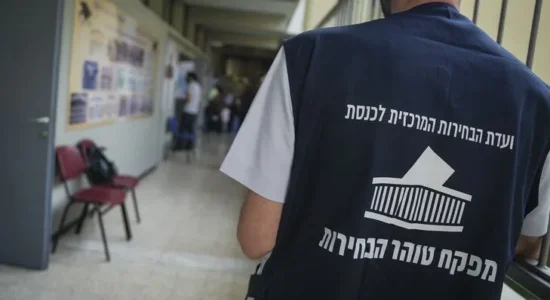 Sondazhet e para: Blloku i Netanyahut është prapa atij të Eisenkotit, por asnjëra palë nuk siguron shumicë të qartë