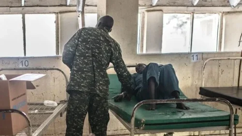 Rrjeti i Mjekëve të Sudanit paralajmëron për përkeqësimin e kushteve për mbi 6.500 persona të mbajtur nga RSF-ja
