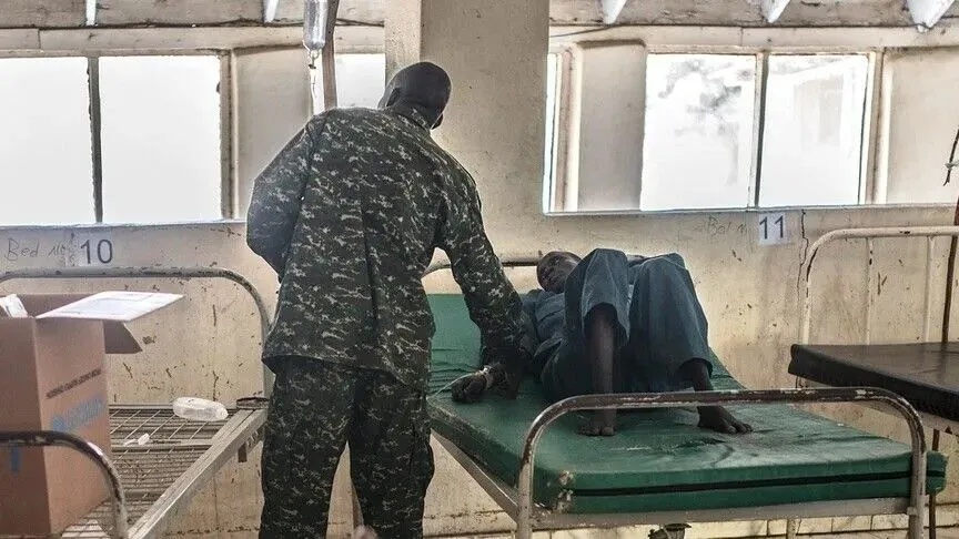 Rrjeti i Mjekëve të Sudanit paralajmëron për përkeqësimin e kushteve për mbi 6.500 persona të mbajtur nga RSF-ja