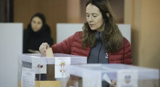 Serbi, mbi 6,4 milionë votues do t‘u drejtohen qendrave të votimit në zgjedhjet e parakohshme më 25 tetor