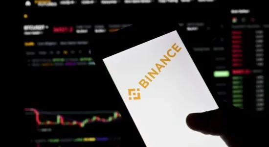 Binance po heton një problem të mundshëm sigurie ndërsa janë “ngrirë” rreth 3 miliardë dollarë