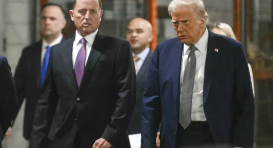 Trumpi urdhëron hetime ndaj Grenellit