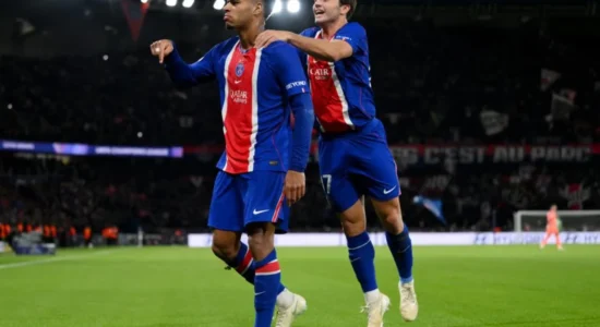 Spektakël me gjashtë gola në Paris, PSG mund Barcelonën në një finale të parakohshme në Champions