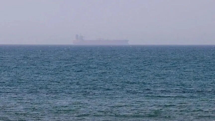 UKMTO: Një anije kontejnerësh dhe një tanker goditen nga predha të panjohura në Ngushticën e Hormuzit